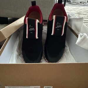 Woman’s Louis Vuitton Sneakers